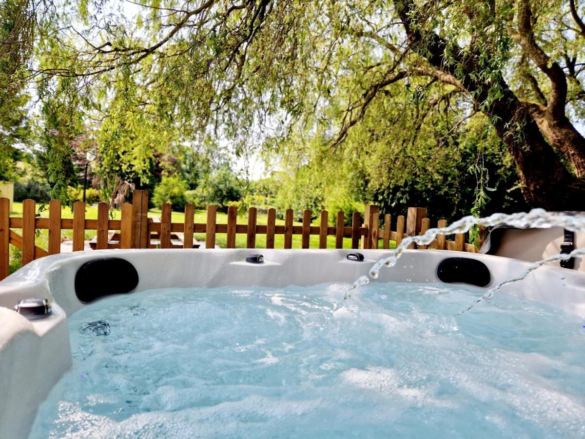 فيلا The Hamilton Luxury Holiday Let'S- The Coach House With Hot Tub Scorton  المظهر الخارجي الصورة